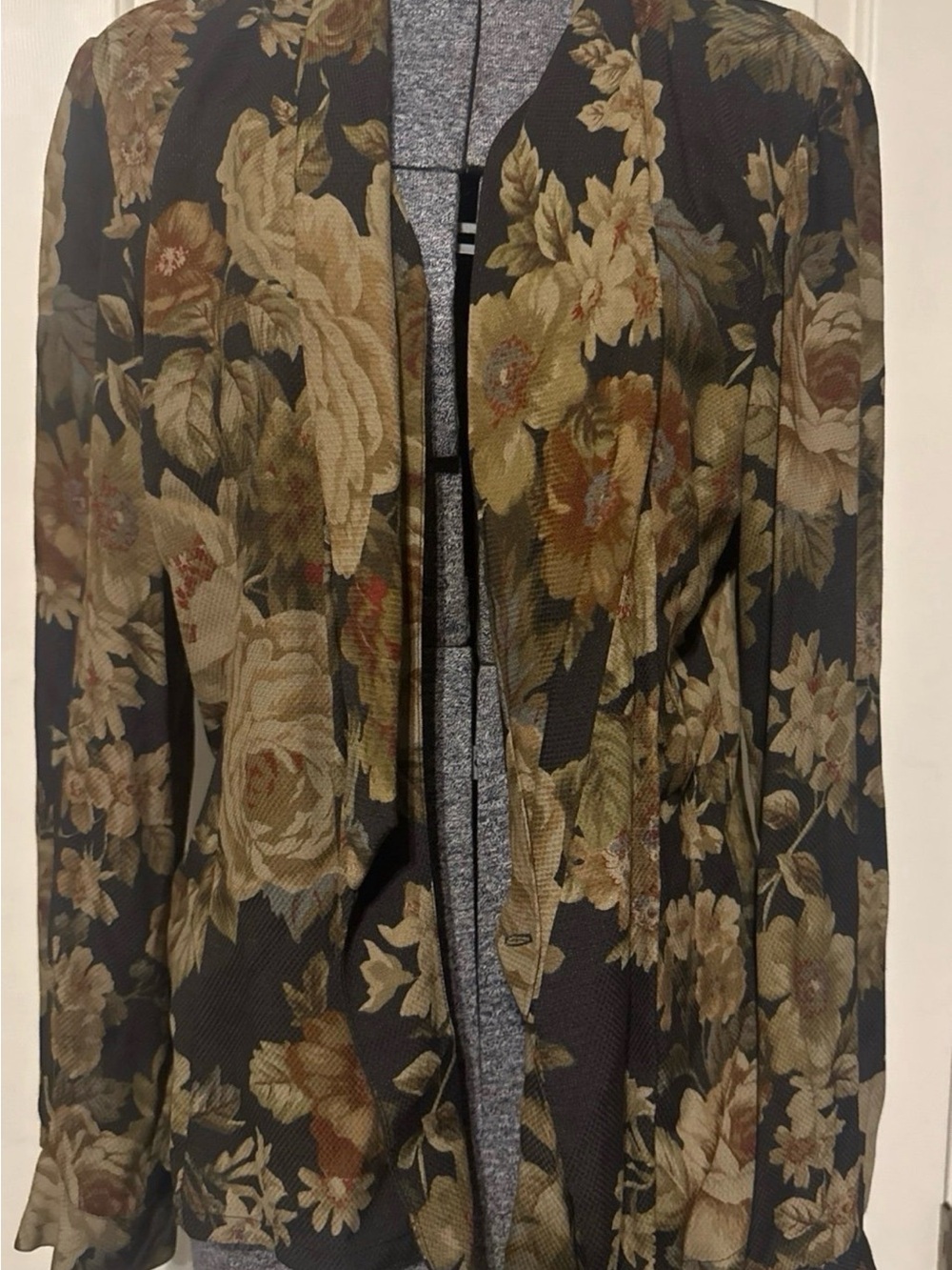 Dana Buchman Floral Open-Front Women’s Jacket in Black and Tan